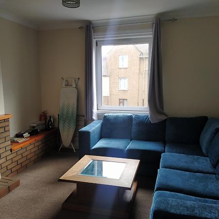 Self Catering 2 Bedroom Flat, Frequent Buses, 1-Minute Walk To Bus Stop, 20 Minutes To City Center Эдинбург Экстерьер фото