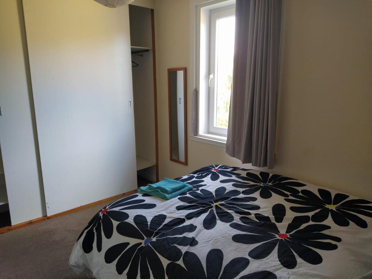 Self Catering 2 Bedroom Flat, Frequent Buses, 1-Minute Walk To Bus Stop, 20 Minutes To City Center Эдинбург Экстерьер фото